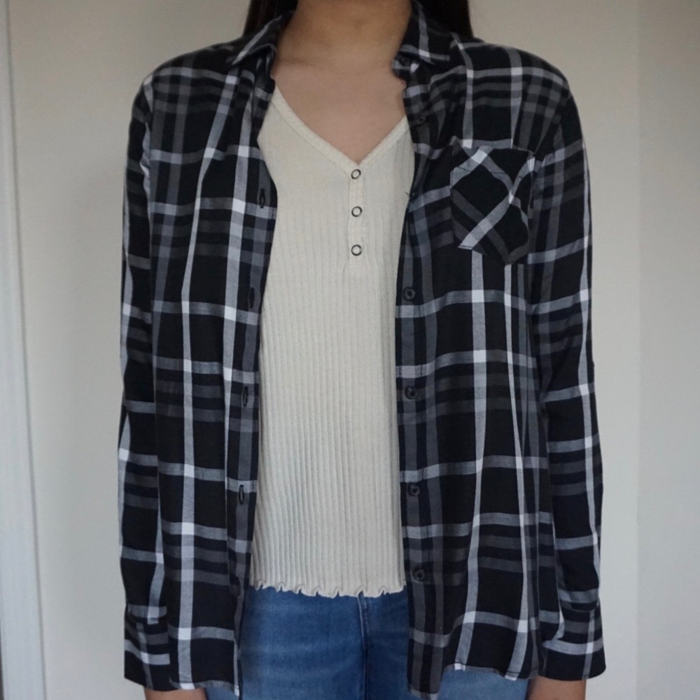 NWT Woolrich Black and White Plaid Button-up